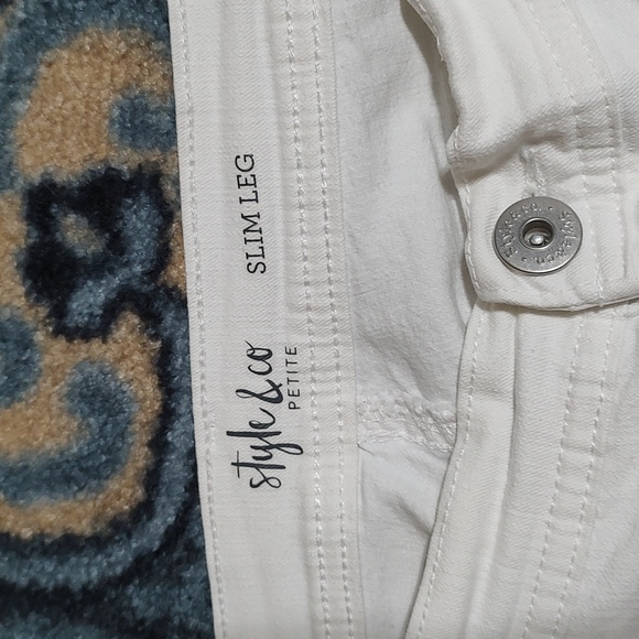 Style & Co Slim Leg Petite Jeans - Picture 4 of 5